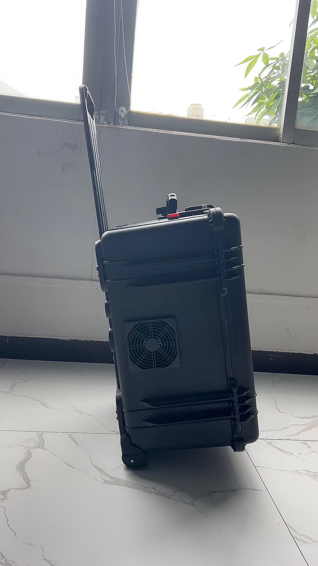 珠晖手拉箱型移动通信干扰器